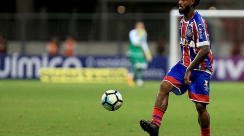 [Racismo não, por favor! Volante Renê Júnior acusa atacante Tréllez de ofensa racial]