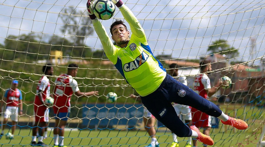 [Carpegiani enaltece goleiro Jean, e camisa 1 tricolor agradece pela confiança]