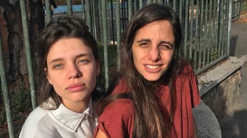 [Bruna Linzmeyer posta foto com a namorada durante férias na Itália]