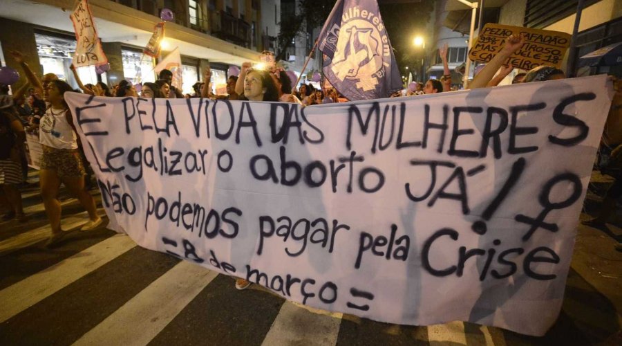 [Polêmica: comissão aprova PEC que impossibilita todas as formas de aborto]