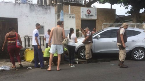 [Adolescente é atropelado em frente a colégio na Pituba]