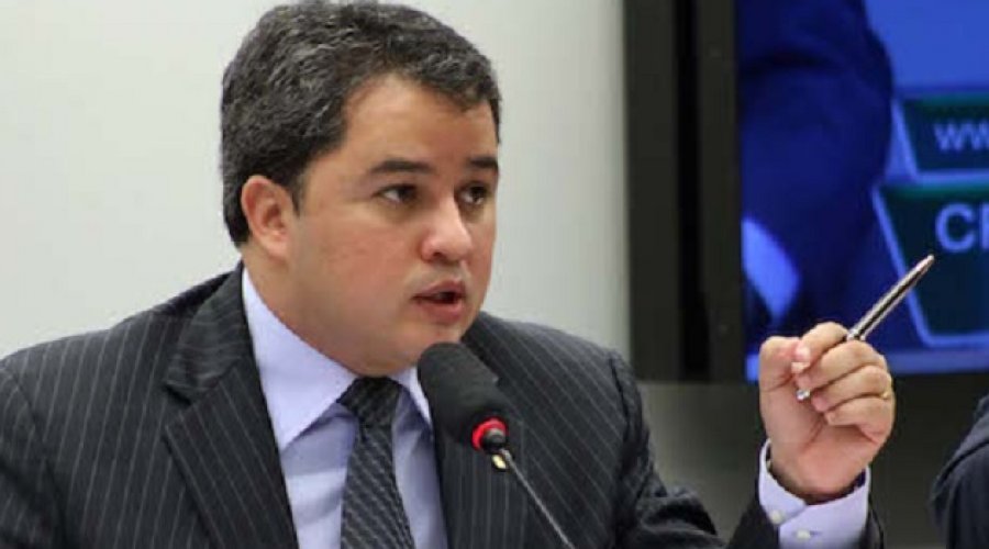 [CCJ da Câmara aprova PEC que restringe foro privilegiado]