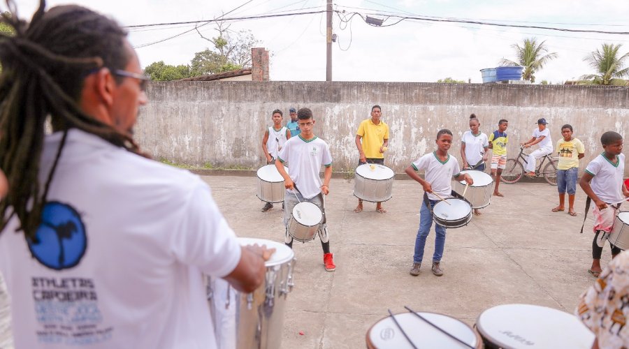 [Alunos de Escola Municipal fazem evento ao Dia da Consciência Negra em Simões Filho]