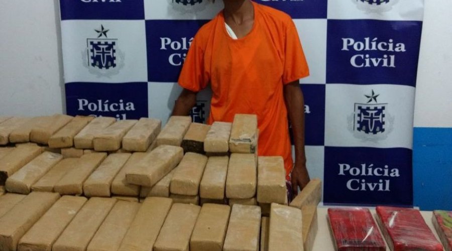 [Mulher é presa com mais de 300 quilos de drogas em Feira de Santana]