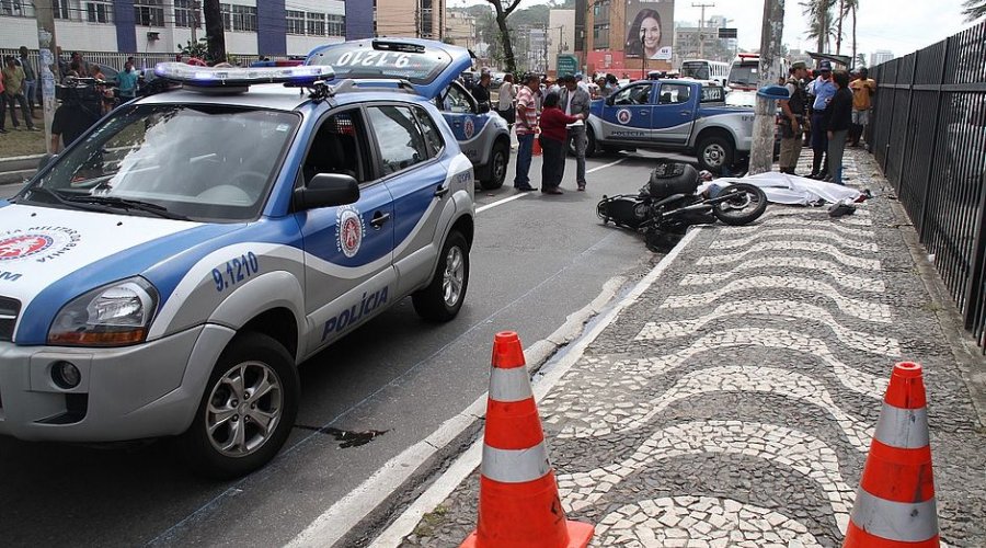 [Advogado criminalista fala sobre absolvição de Kátia Vargas no programa Bahia no Ar]