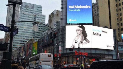 [ Tá estourada! Anitta alcança marca inédita em plataforma de música com 'Vai Malandra']