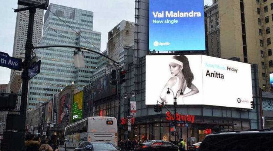 [ Tá estourada! Anitta alcança marca inédita em plataforma de música com 'Vai Malandra']