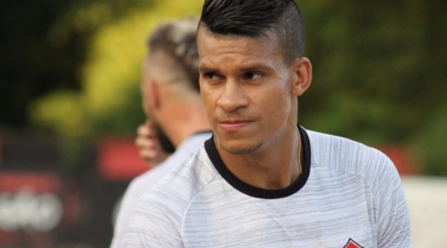 [Ex-jogador do Vitória é apresentado no Novorizontino]