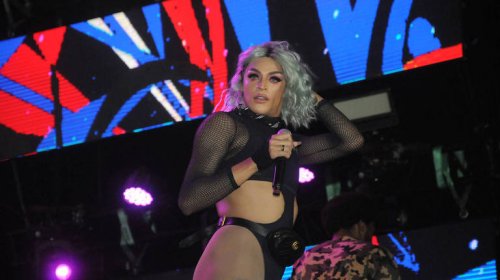 [Pabllo Vittar encerra o ano cobrando 100 mil por show  ]