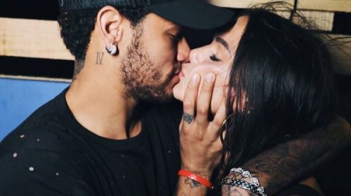 [Neymar posta declaração para Bruna Marquezine]