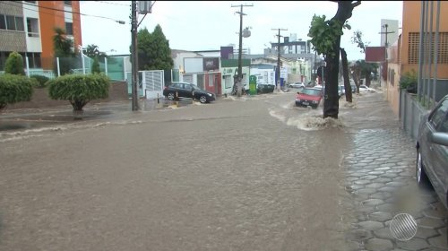 [Após chuvas, prefeitura de Vitória da Conquista decreta situação de emergência]