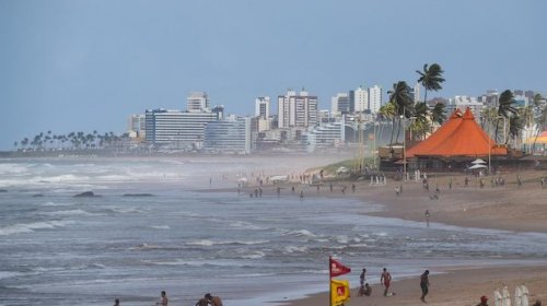 [MP solicita perícia para determinar causas de lançamento de esgoto na praia de Patamares ]