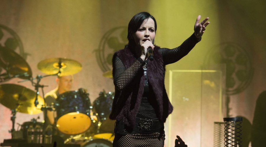 [Morre a cantora Dolores O'Riordan]