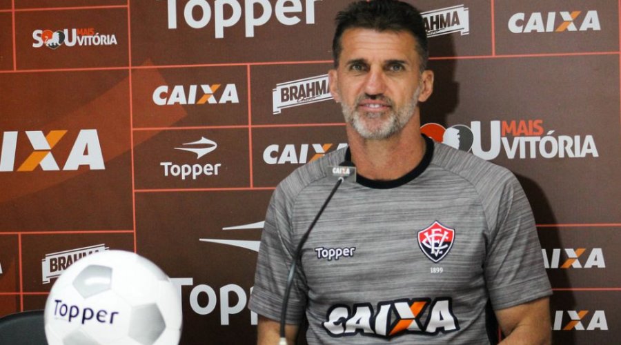 [Vagner Mancini revela que a volta do atacante Rhayner foi um pedido dele]