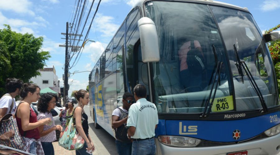 [Coordenador do Transporte Escolar de Simões Filho fala sobre a liberação para os estudantes]