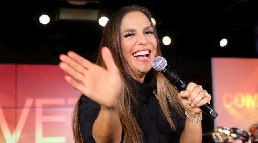 [Ivete Sangalo admite que não se sente à vontade para falar de política]