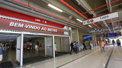 [Secretaria Municipal da Saúde realiza ação de prevenção ao HIV na Estação da Lapa]