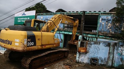 [Escola do Engenho Velho da Federação é demolida]