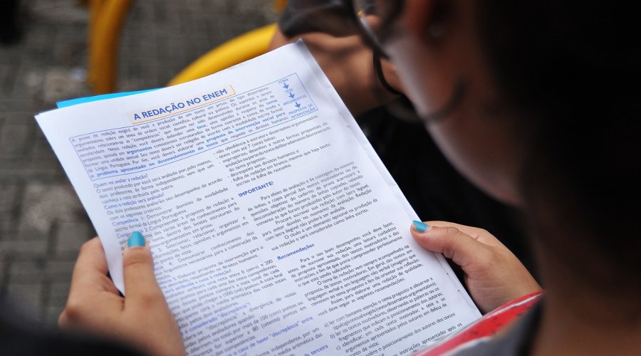 [Devido a intercorrência logística, Enem será reaplicado para 2,7 mil estudantes Prova será realizada nesta terça e quarta-feira]