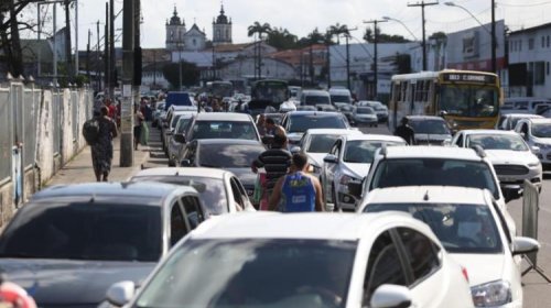 [Ferry-Boat: Movimento intenso para o feriado é intenso em Salvador]