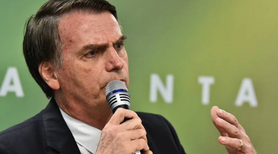 [Bolsonaro estuda aumentar validade da CNH de 5 para 10 anos]