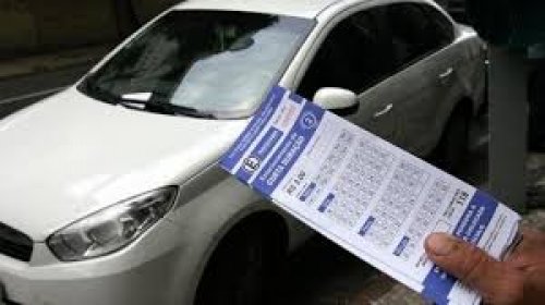 [Prefeitura reduz duração em estacionamentos rotativos Zona Azul, decisão não agrada]