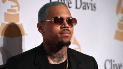 [Cantor Chris Brown é preso na França acusado de estupro]