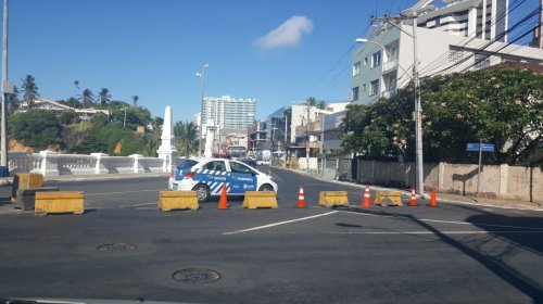 [Linhas de ônibus que trafegam pelo Rio Vermelho são modificadas após início de obras]