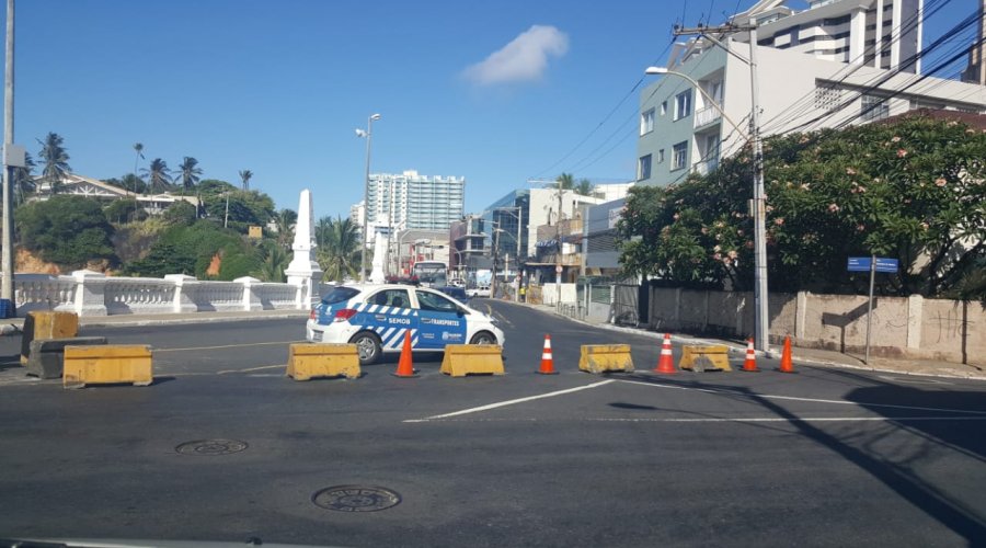 [Linhas de ônibus que trafegam pelo Rio Vermelho são modificadas após início de obras]