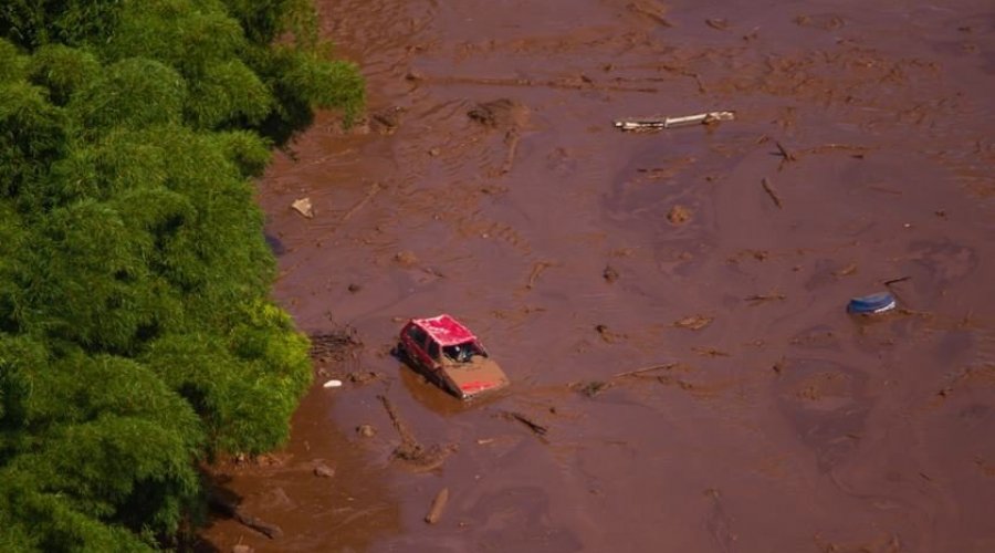 [Sobe para 10 o número de mortos na tragédia em Brumadinho]