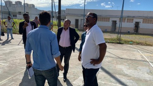 [Suíca visita Centro Social Urbano de Pernambués, “para mim é o Centro Social mais belo e o mai...]