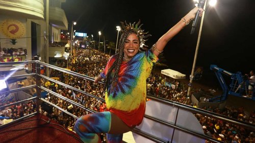[Anitta confirma trio sem cordas no Carnaval de Salvador]