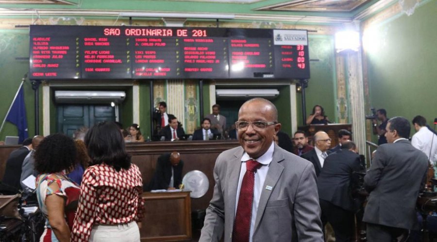 [Suíca assume vice-presidência da CCJ da Câmara de Salvador: “É por onde passa todos os projetos”]