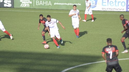 [Vitória empata em 2 a 2 contra Bahia de Feira]