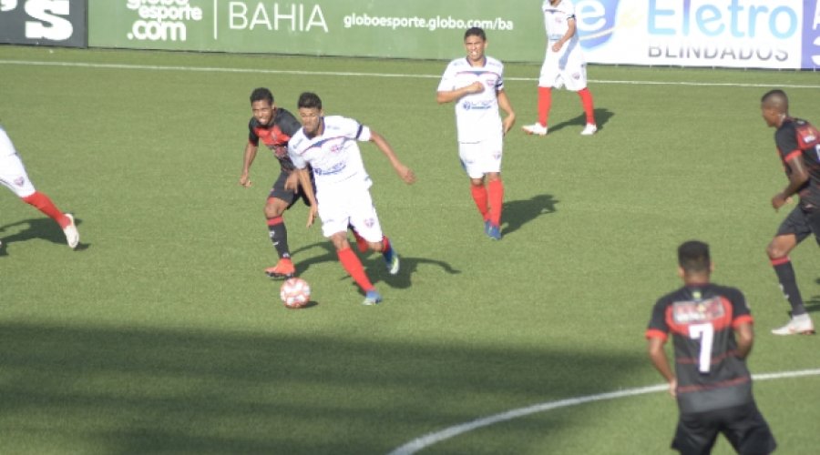 [Vitória empata em 2 a 2 contra Bahia de Feira]