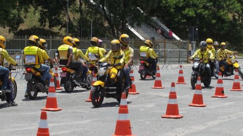 [Detran capacita mototaxistas para qualificar atendimento no Carnaval]