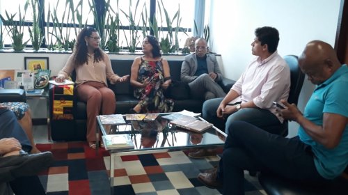 [Bancada de oposição da Câmara Municipal visita SEPROMI para debate sobre Carnaval]