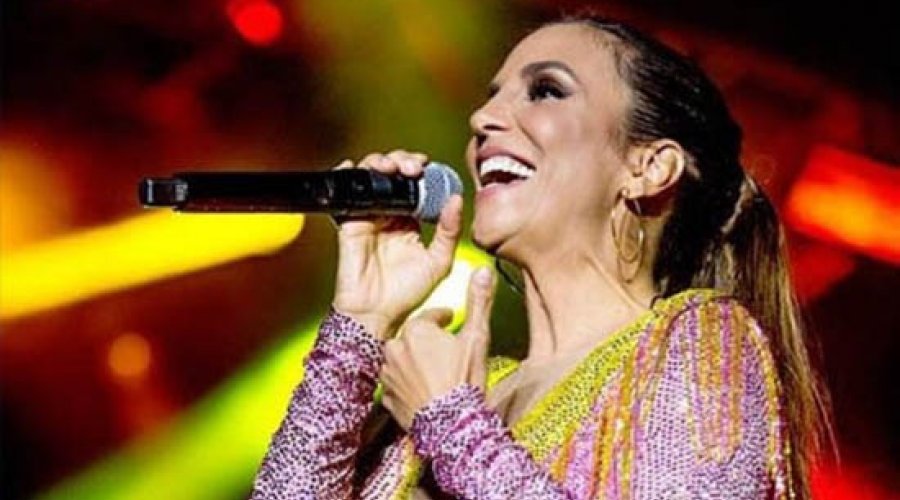 [Ivete Sangalo faz posicionamento a favor da criminalização da homofobia]