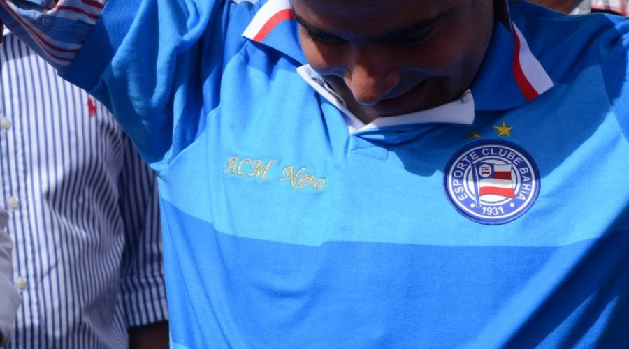 [Torcedor do Bahia, ACM  Neto paga R$ 40 mil a banda para tocar em festa pelo título de 88]