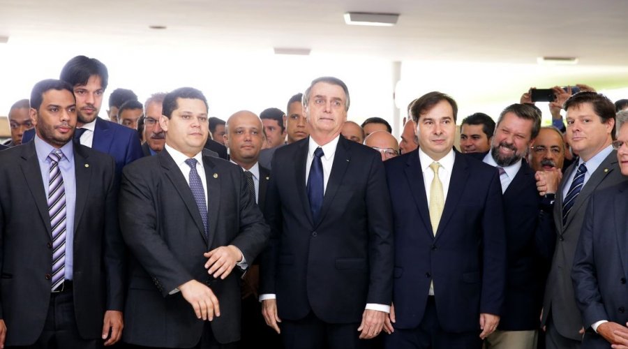 [Bolsonaro entrega hoje reforma da Previdência ao Congresso]