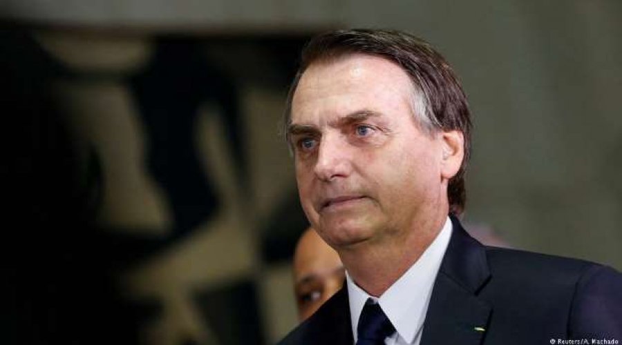 [Bolsonaro revoga decreto sobre sigilo de dados públicos]