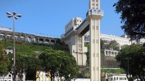 [Elevador Lacerda e planos inclinados estão funcionando de graça durante o Carnaval]