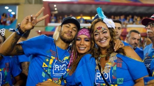 [Bruna Marquezine exclui Instagram após beijo entre Neymar e Anitta ]