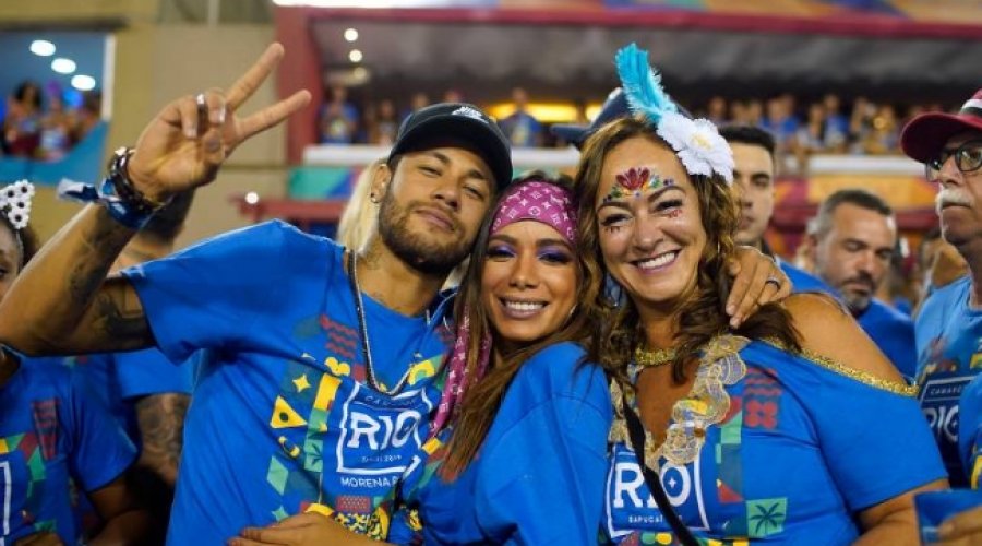 [Bruna Marquezine exclui Instagram após beijo entre Neymar e Anitta ]