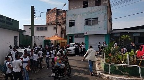 [Escolas Municipais no bairro de Santa Cruz estão sem aulas por falta de transporte público ]