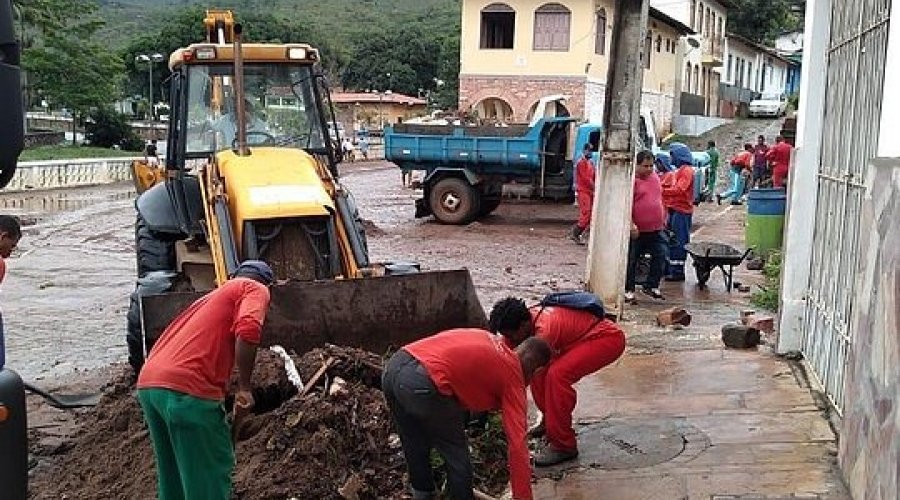 [Lençóis e Jacobina decretam emergência após fortes chuvas]