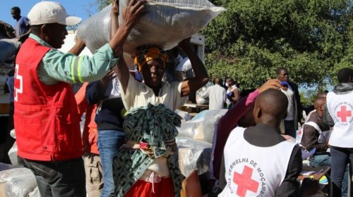 [Ajuda humanitária da Cruz Vermelha chega a Moçambique]