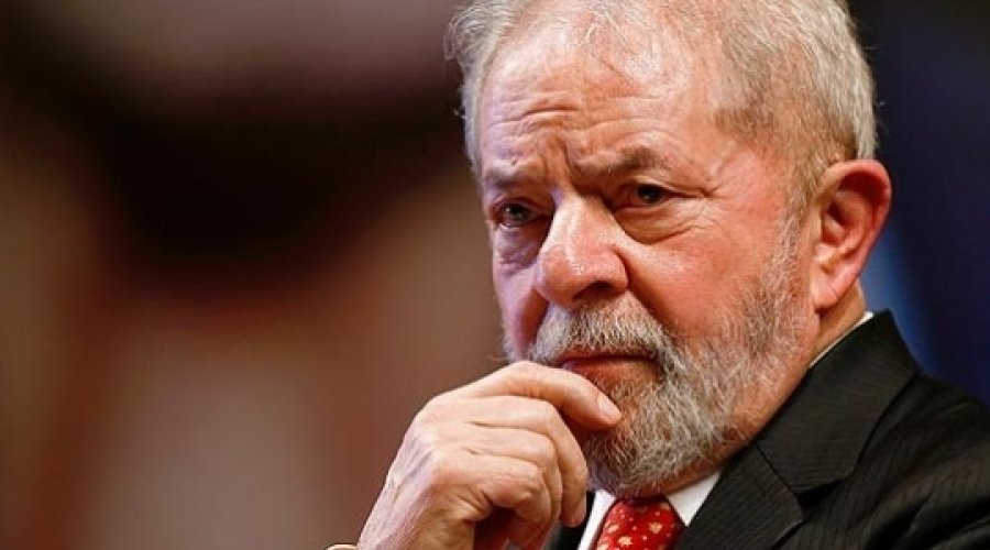 [Lula fica em silêncio durante audiência na PF em Paraná]