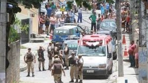 [Morador de rua morre ao ser apedrejado na Boca do Rio]