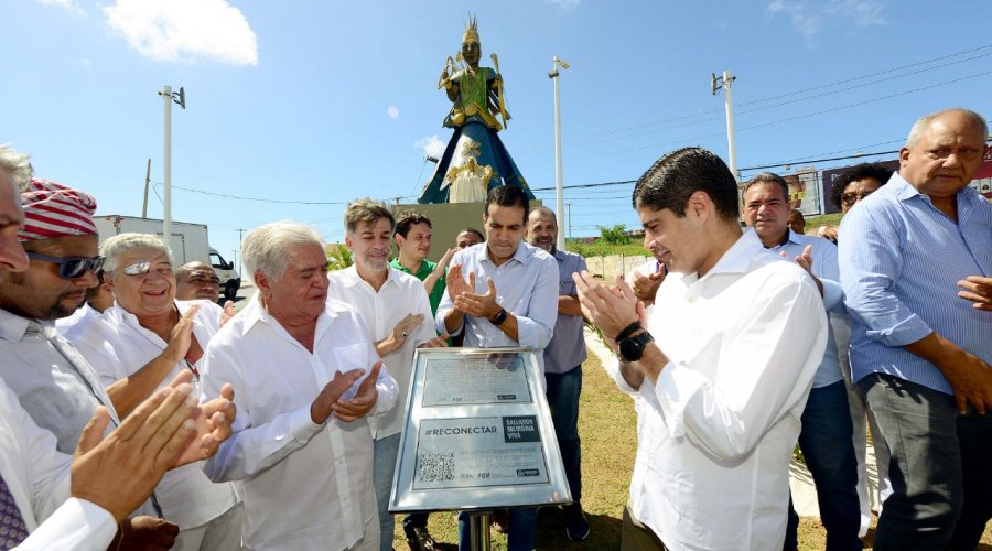 [Salvador ganha monumento que homenageia Mãe Stella de Oxóssi]